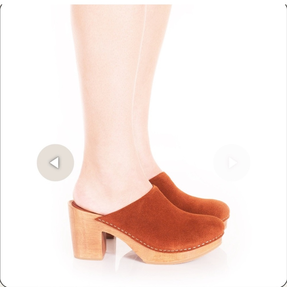 NWT Whiskey Suede Clogs (sz 9)